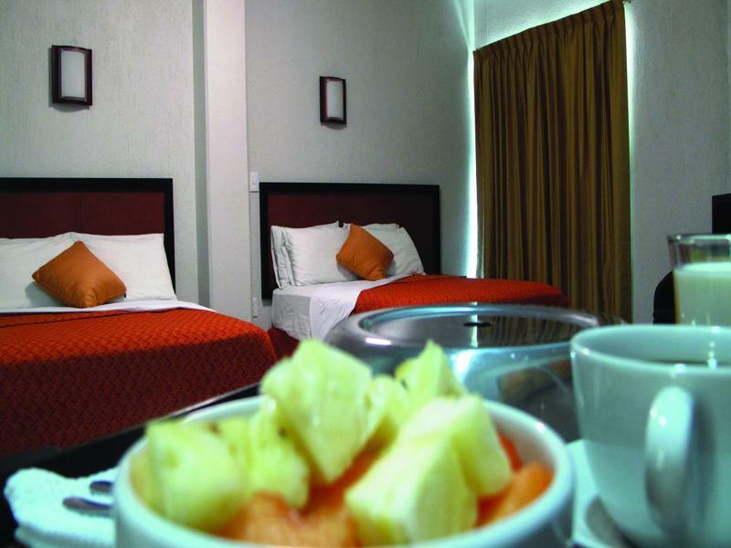 Hotel Rs Suites 툭스틀라 외부 사진